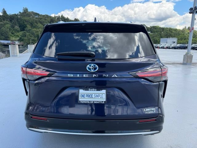 Certified 2024 Toyota Sienna Limited FWD image 7