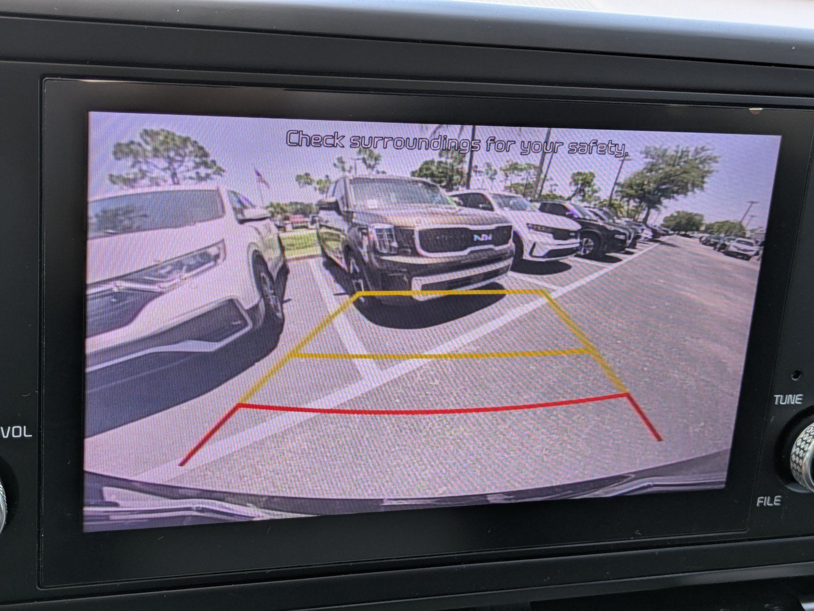 Certified 2022 Kia Carnival LX FWD image 24