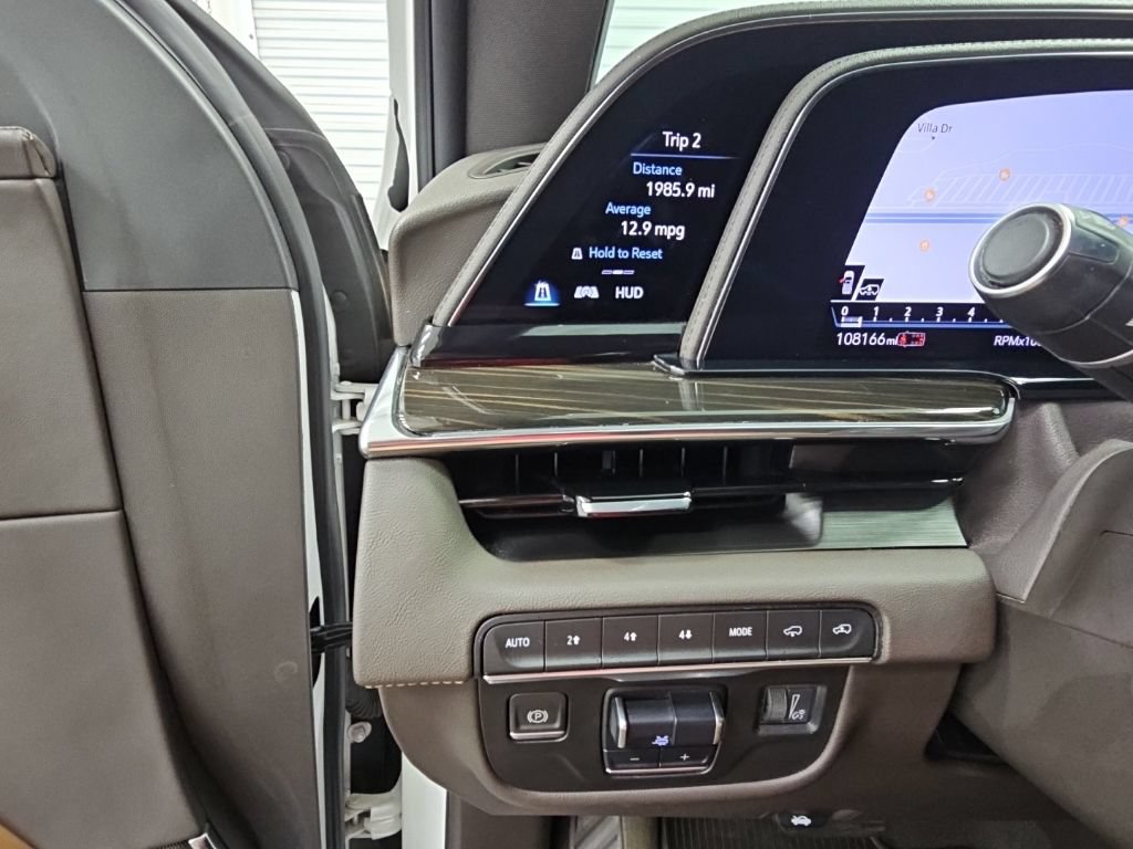 Used 2022 Cadillac Escalade Premium Luxury w/ Performance Package AWD/4WD image 27