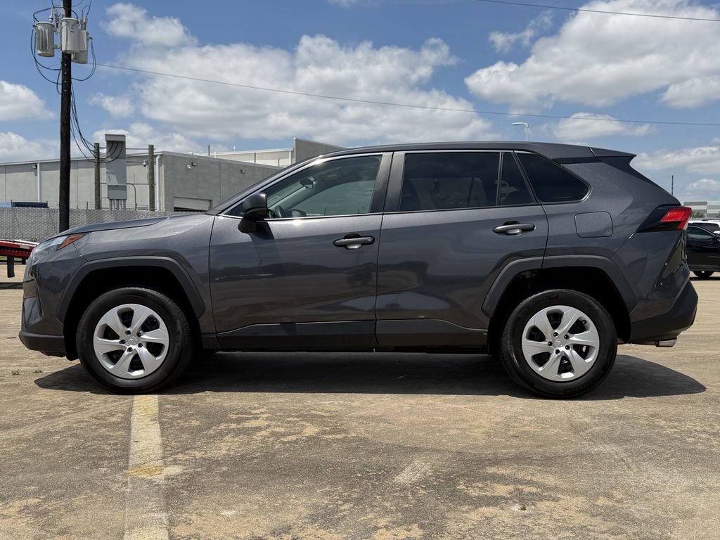 Used 2024 Toyota RAV4 LE FWD image 6