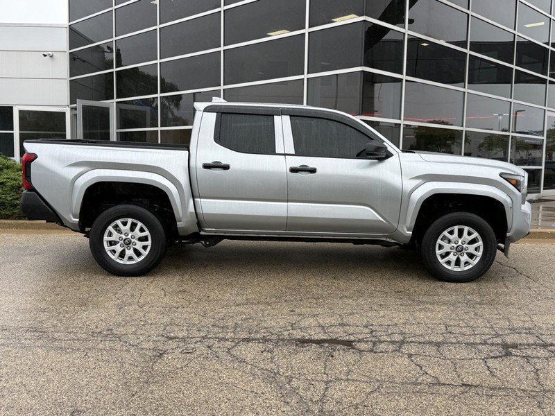 Used 2025 Toyota Tacoma SR AWD/4WD image 2