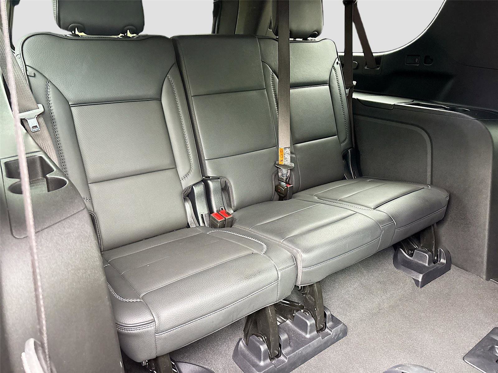 Used 2025 GMC Yukon XL Denali RWD image 29