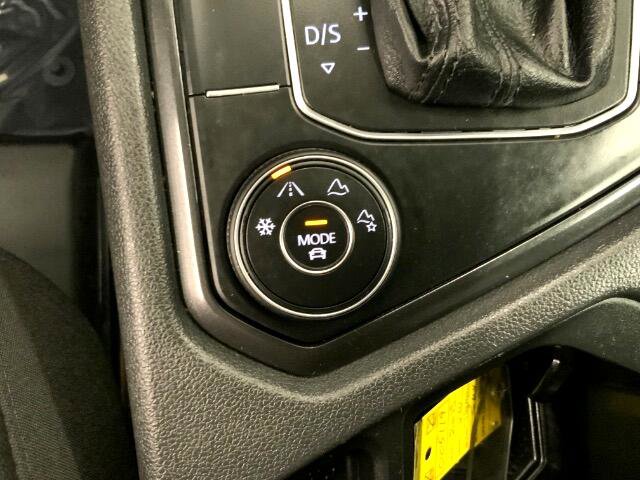 Used 2019 Volkswagen Tiguan SEL Premium image 16