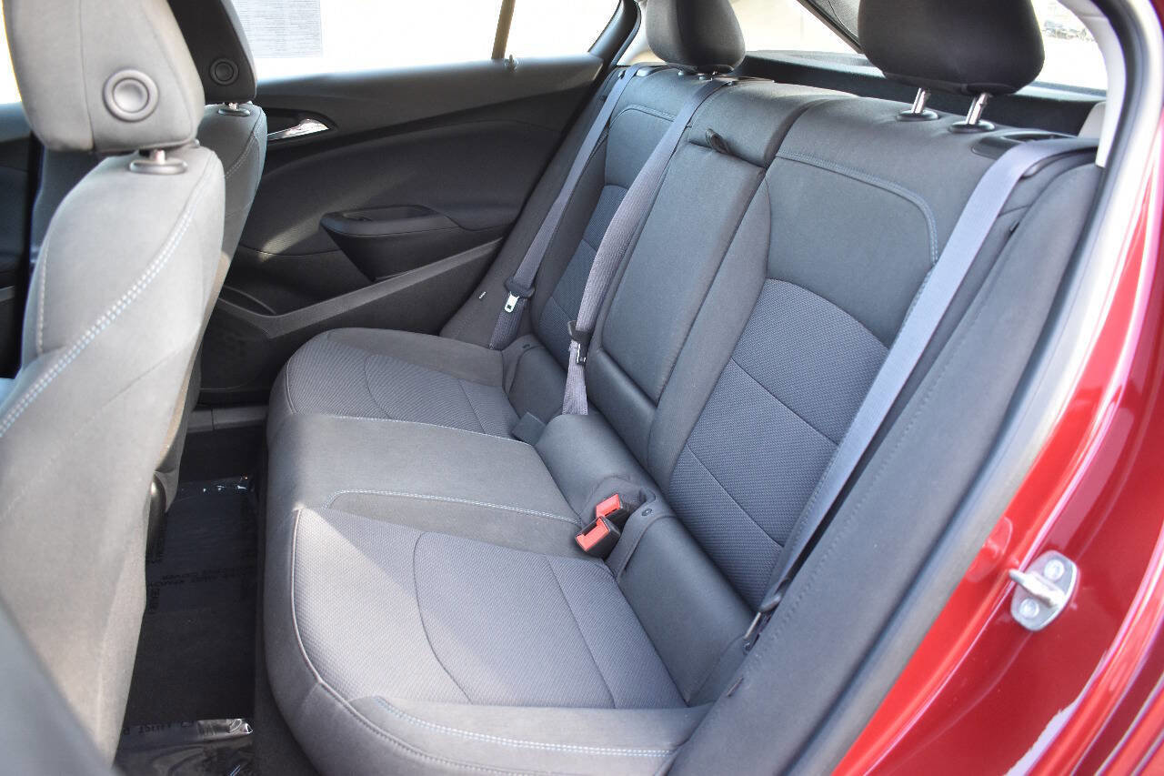 Used 2017 Chevrolet Cruze LT FWD image 14