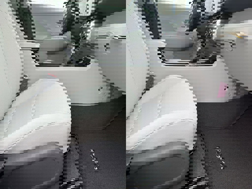 New 2026 Hyundai Kona SE image 17