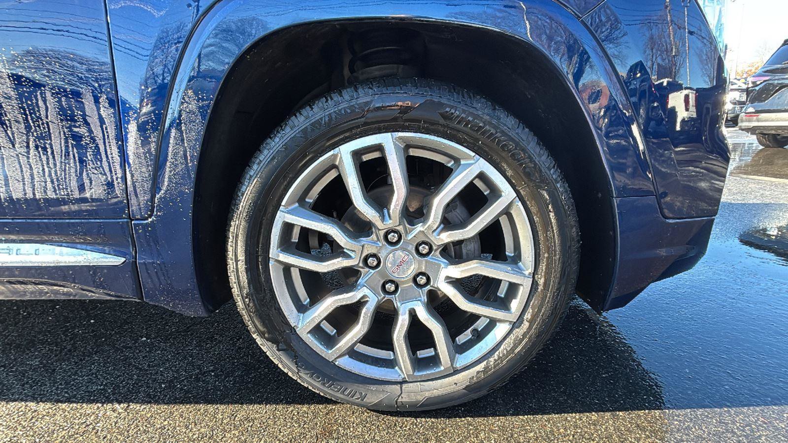 Used 2023 GMC Terrain Denali image 9