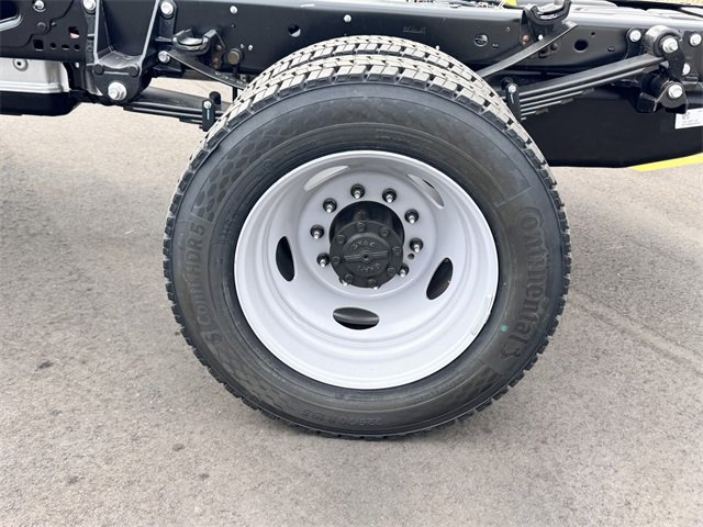 New 2025 Ford F550 4x4 Regular Cab Super Duty image 10