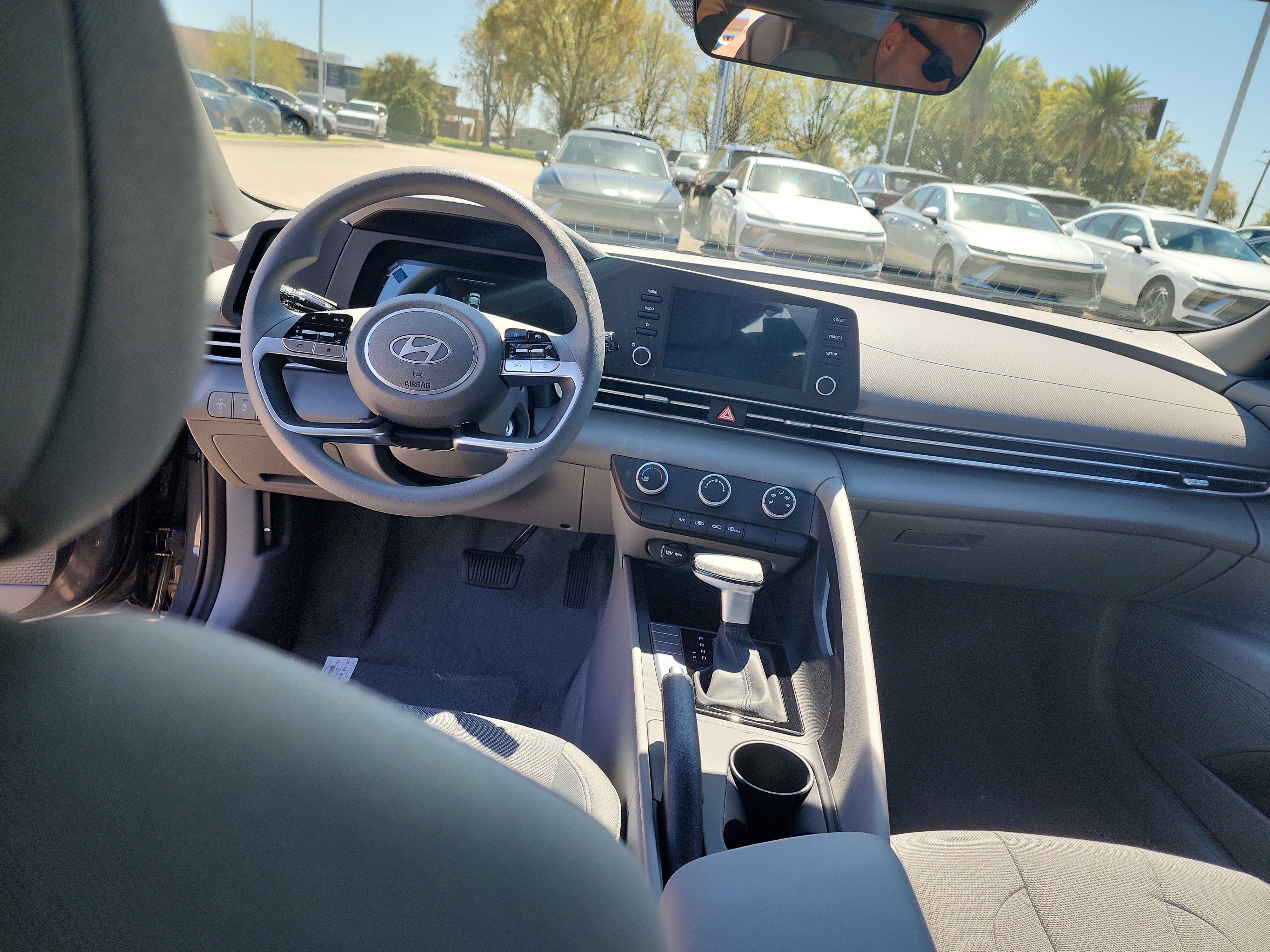 New 2026 Hyundai Elantra SE FWD image 14