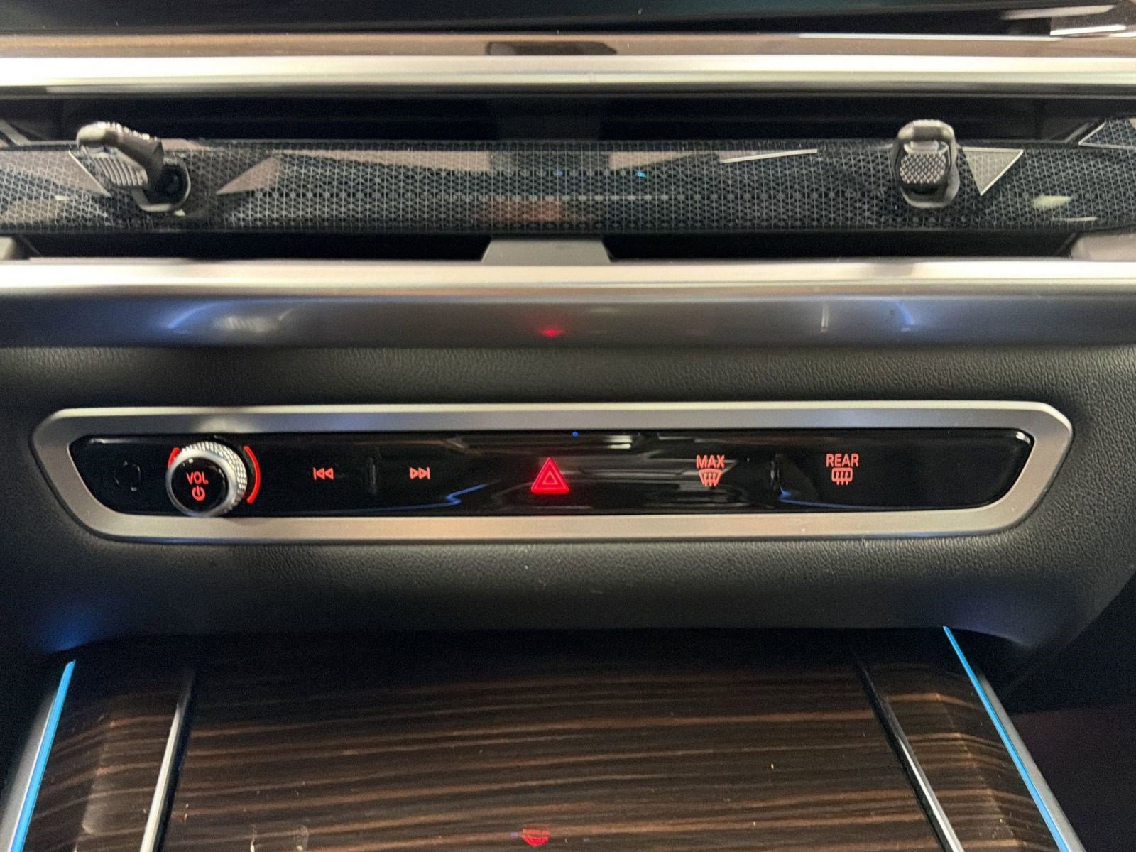 Certified 2024 BMW X5 xDrive50e w/ M Sport Package image 25