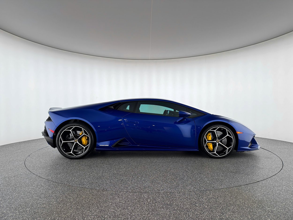 Used 2020 Lamborghini Huracan EVO image 7