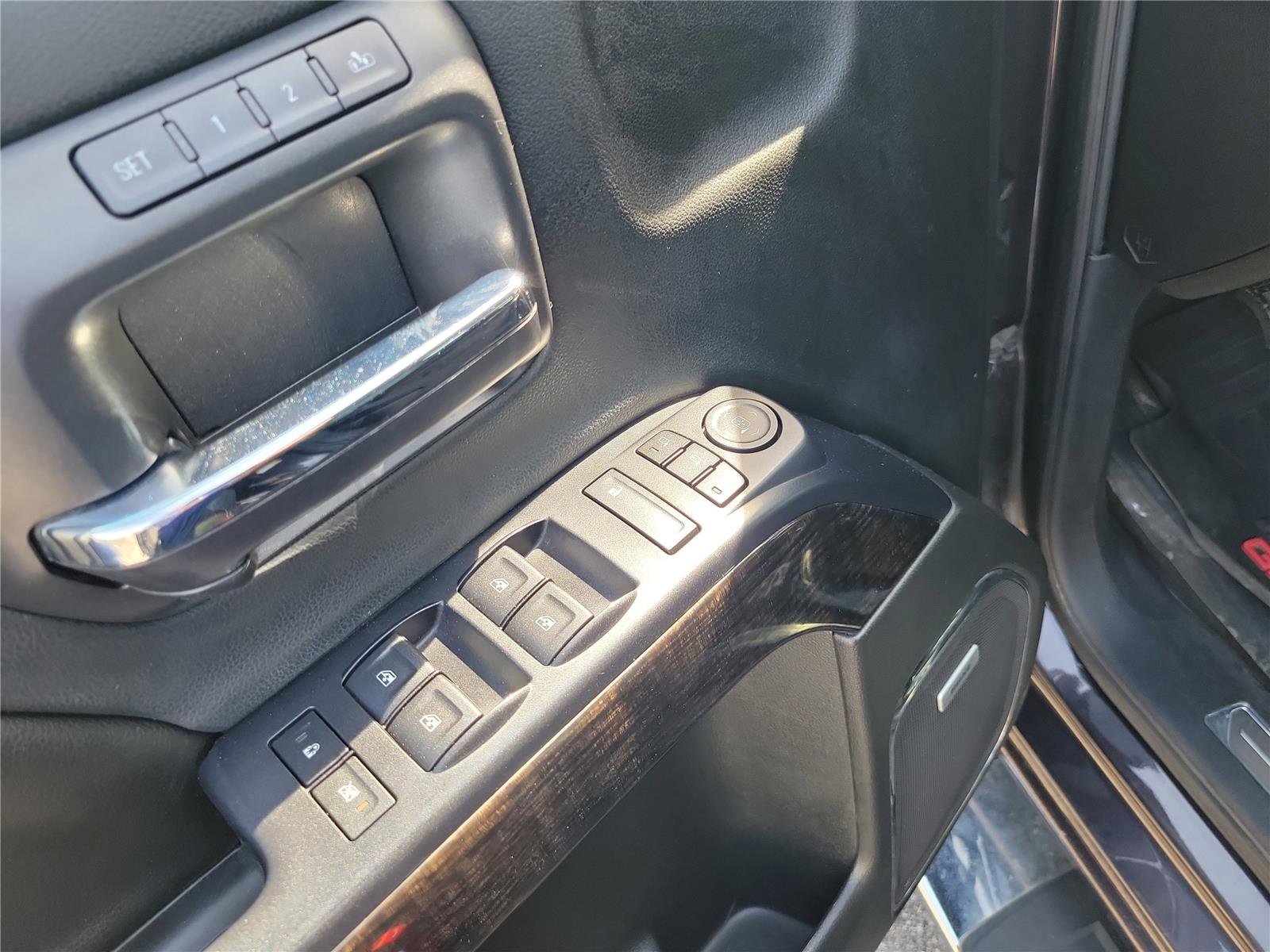 Used 2015 GMC Sierra 1500 Denali image 21