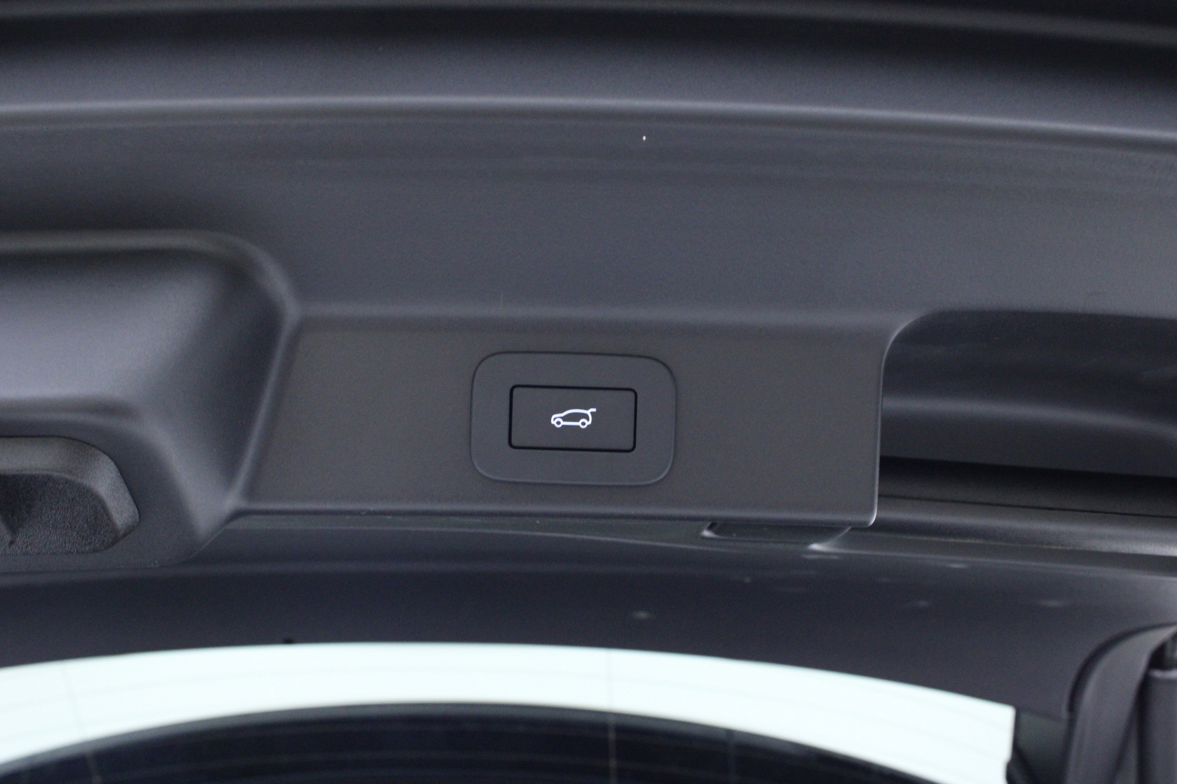 Used 2025 Jaguar F-PACE R-Dynamic S image 10