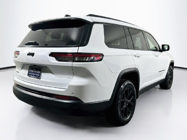 Used 2024 Jeep Grand Cherokee L Altitude AWD/4WD image 8