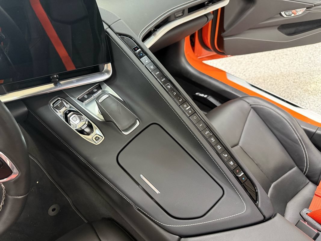 Used 2022 Chevrolet Corvette Stingray Preferred Conv w/ Z51 Performance Package RWD image 21