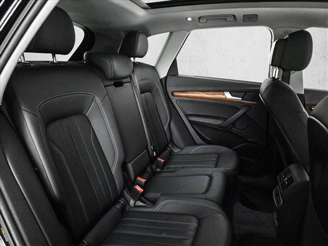 Used 2023 Audi Q5 2.0T Premium Plus w/ Premium Plus Package AWD/4WD image 21