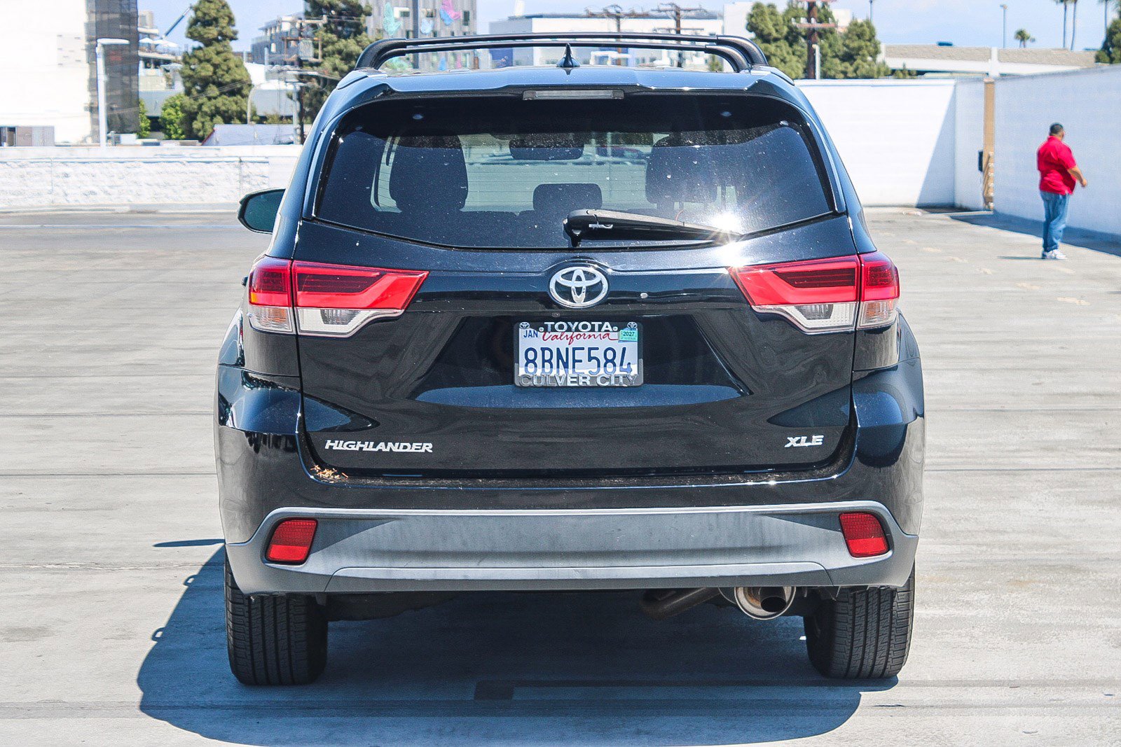 Used 2017 Toyota Highlander XLE w/ Carpet Mat Package FWD image 13