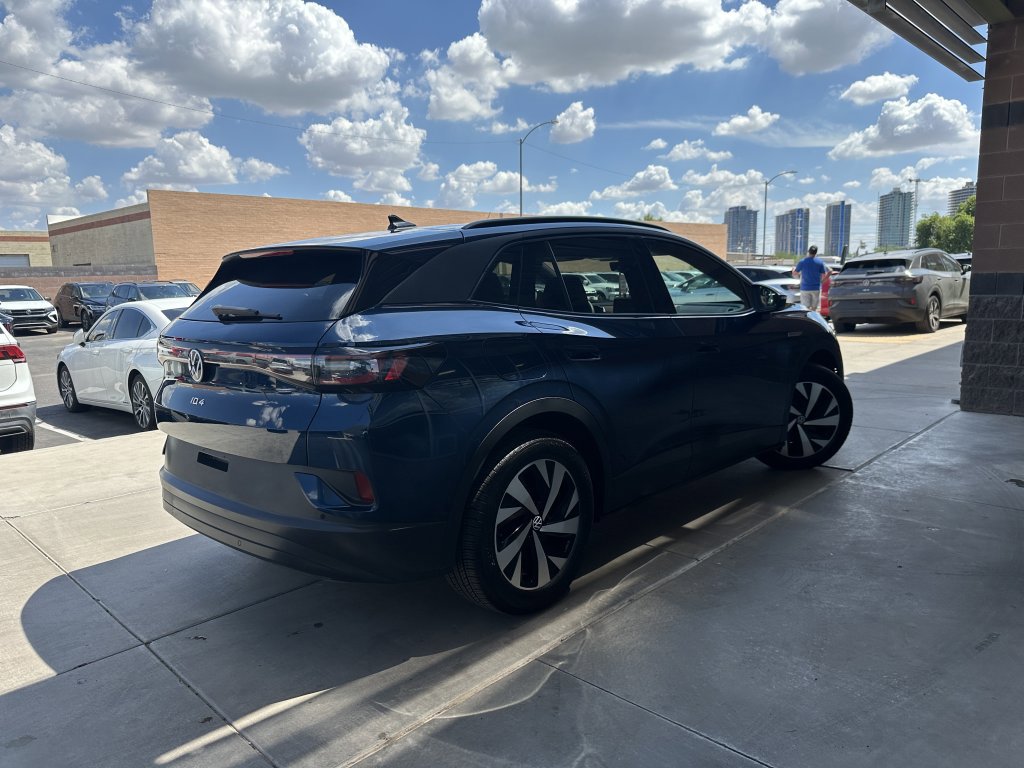 Used 2023 Volkswagen ID.4 Pro image 3