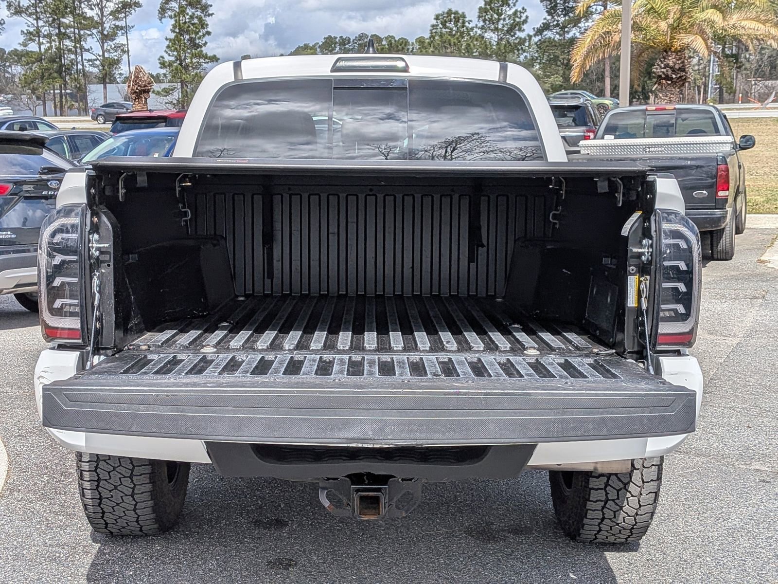 Used 2023 Toyota Tacoma SR5 w/ Technology Package image 8