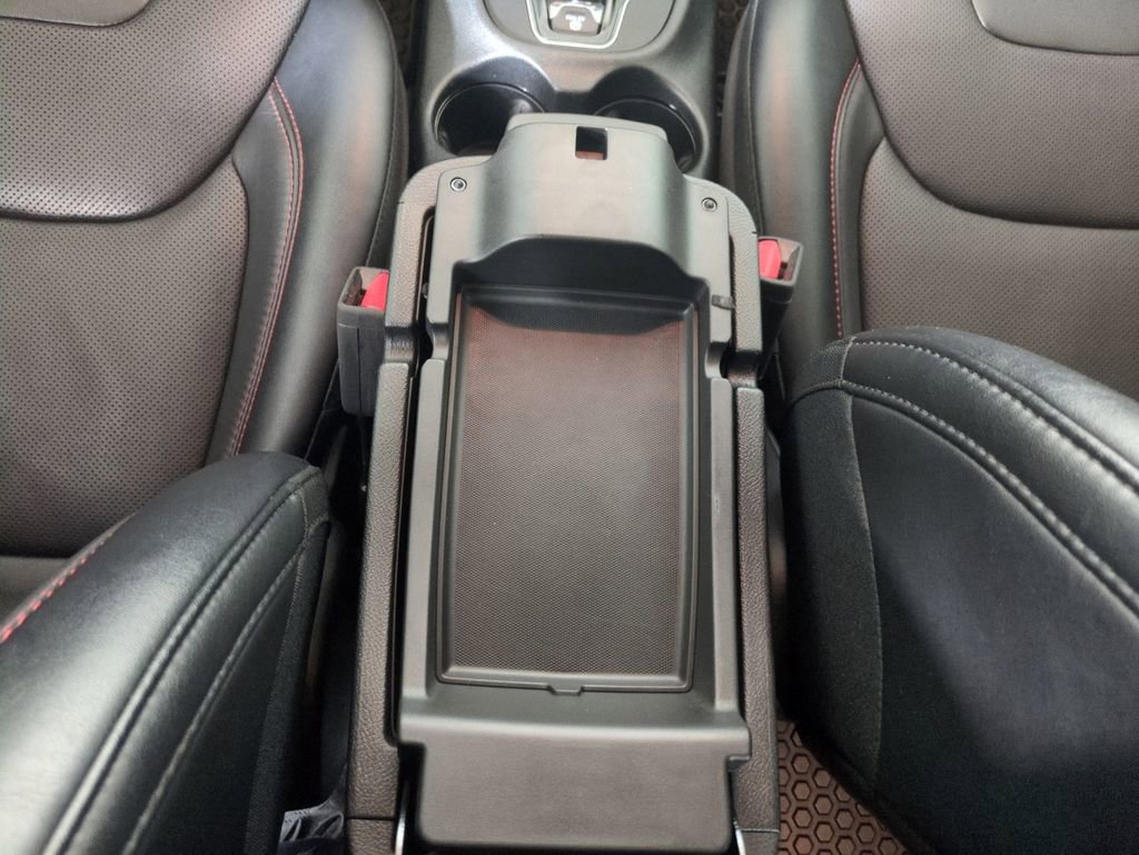 Used 2022 Jeep Cherokee Trailhawk w/ Premium Leather Package image 24