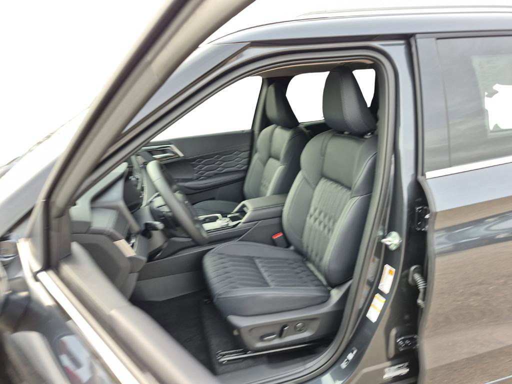 New 2026 Mitsubishi Outlander SEL image 16