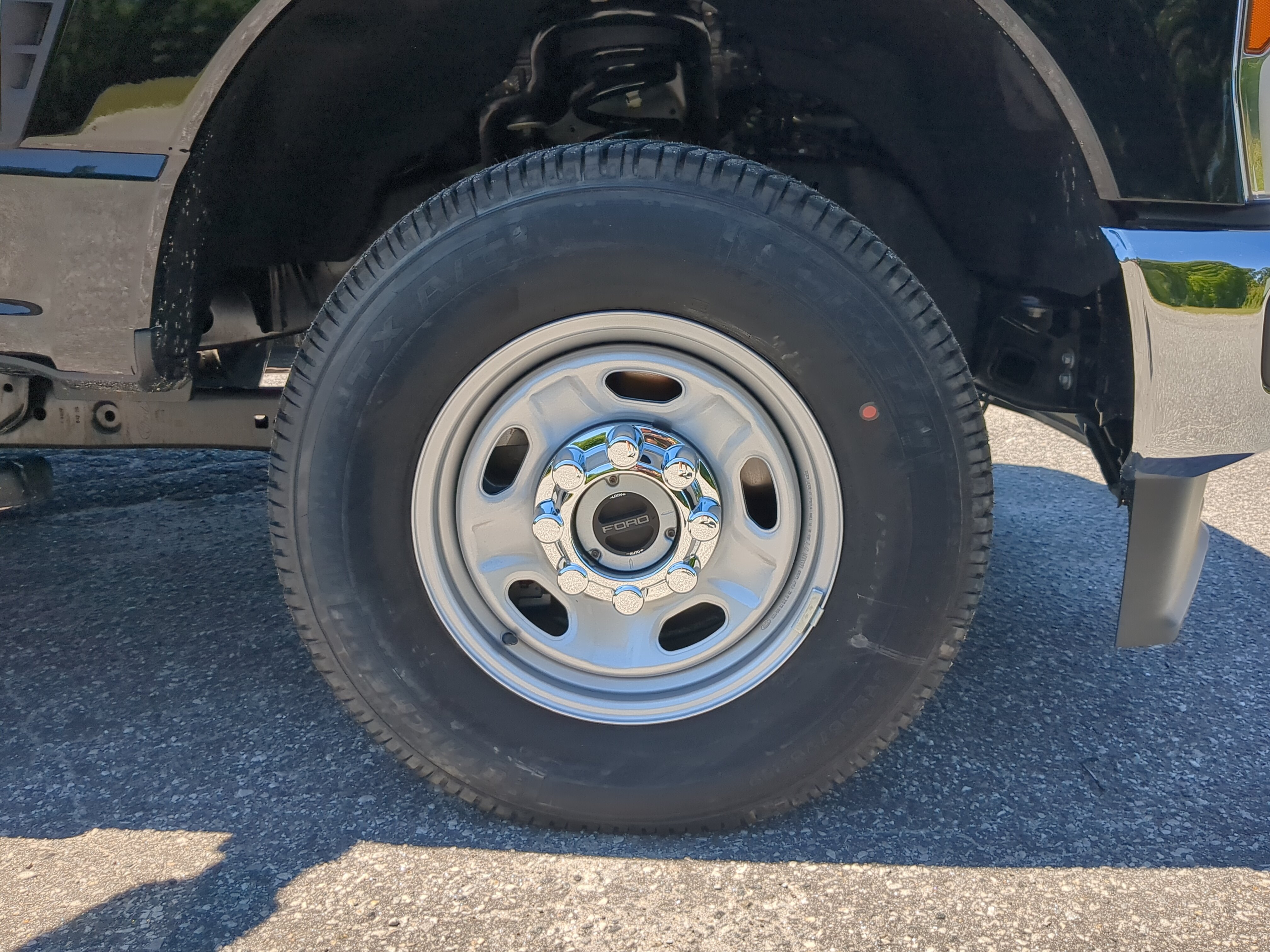 New 2026 Ford F250 XL w/ FX4 Off-Road Package AWD/4WD image 9