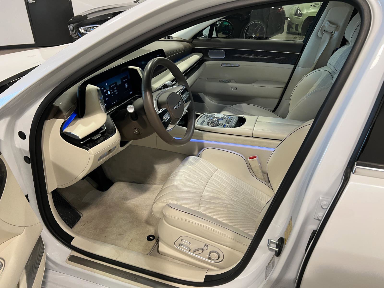 Used 2023 Genesis G90 3.5T image 10