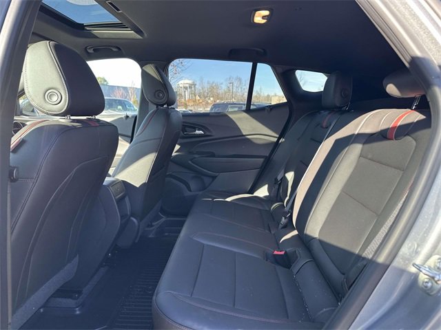 Used 2025 Chevrolet Trax RS w/ Sunroof Package image 20