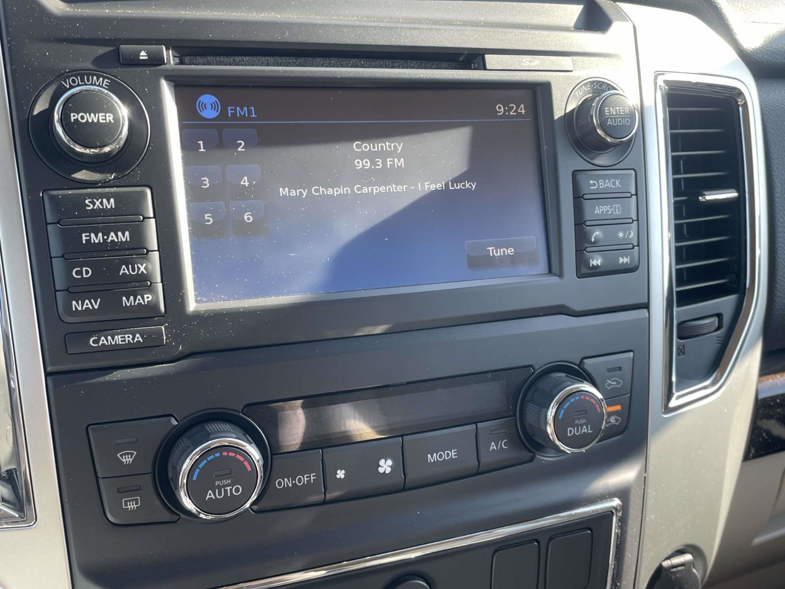 Used 2016 Nissan Titan SV image 8