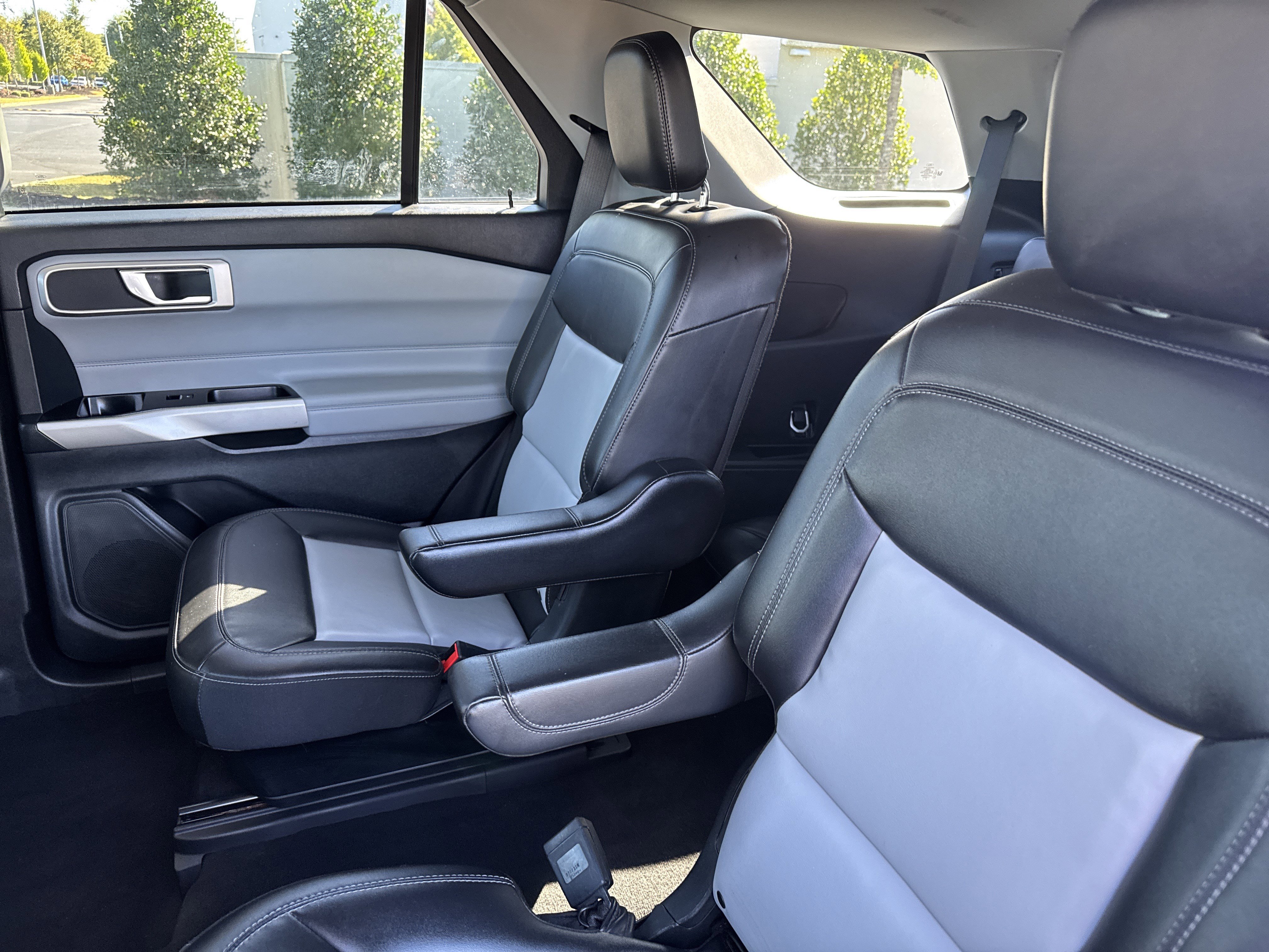 Used 2023 Ford Explorer XLT w/ Equipment Group 202A image 26