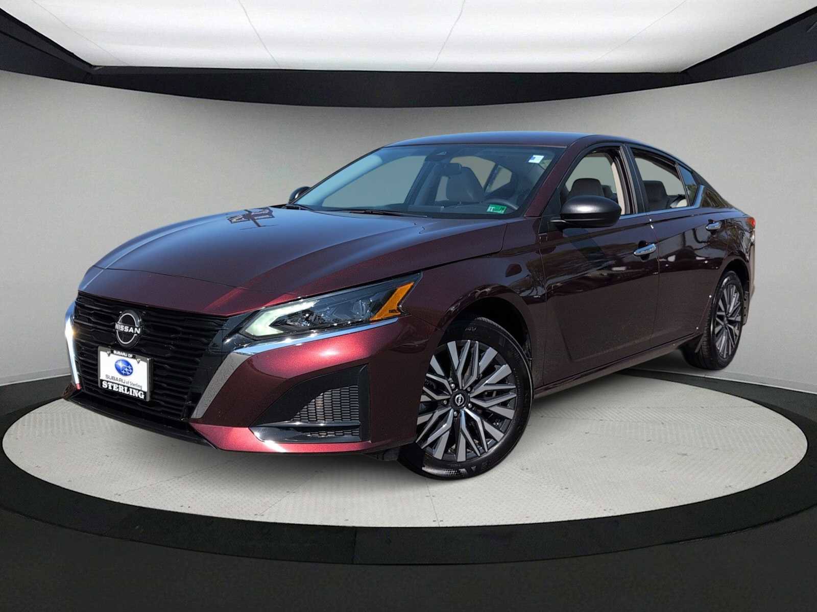 Used 2024 Nissan Altima 2.5 SV image 1