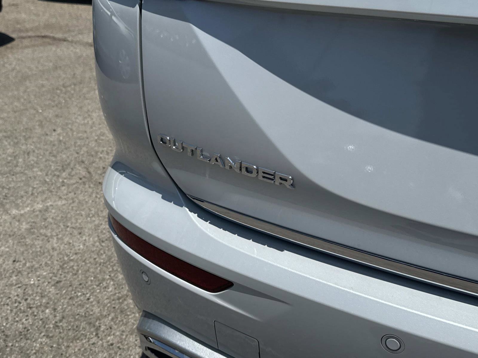 New 2025 Mitsubishi Outlander SEL image 6