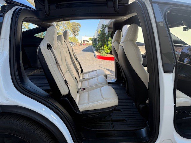 Used 2022 Tesla Model X image 14