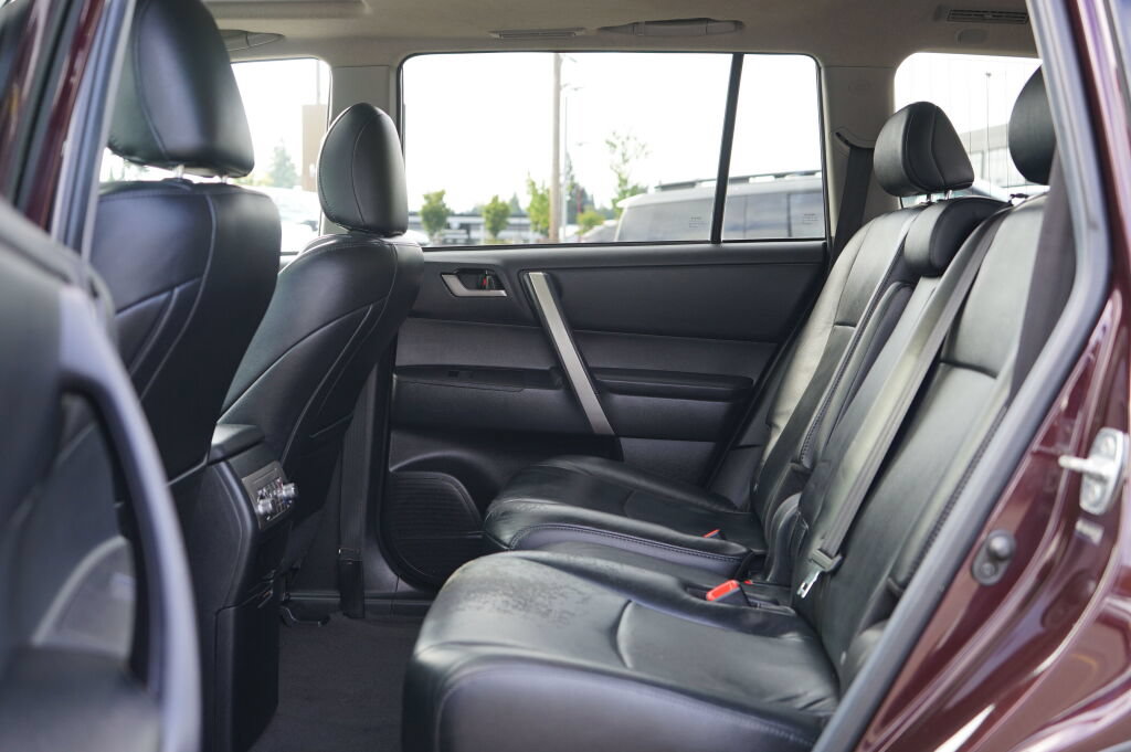 Used 2013 Toyota Highlander SE AWD/4WD image 12