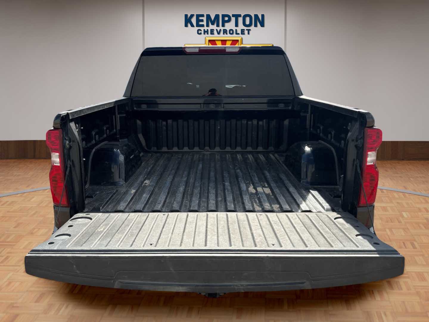 Used 2023 Chevrolet Silverado 1500 LT RWD image 19