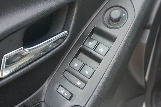 Used 2022 Chevrolet Trax LT w/ LT Convenience Package FWD image 7