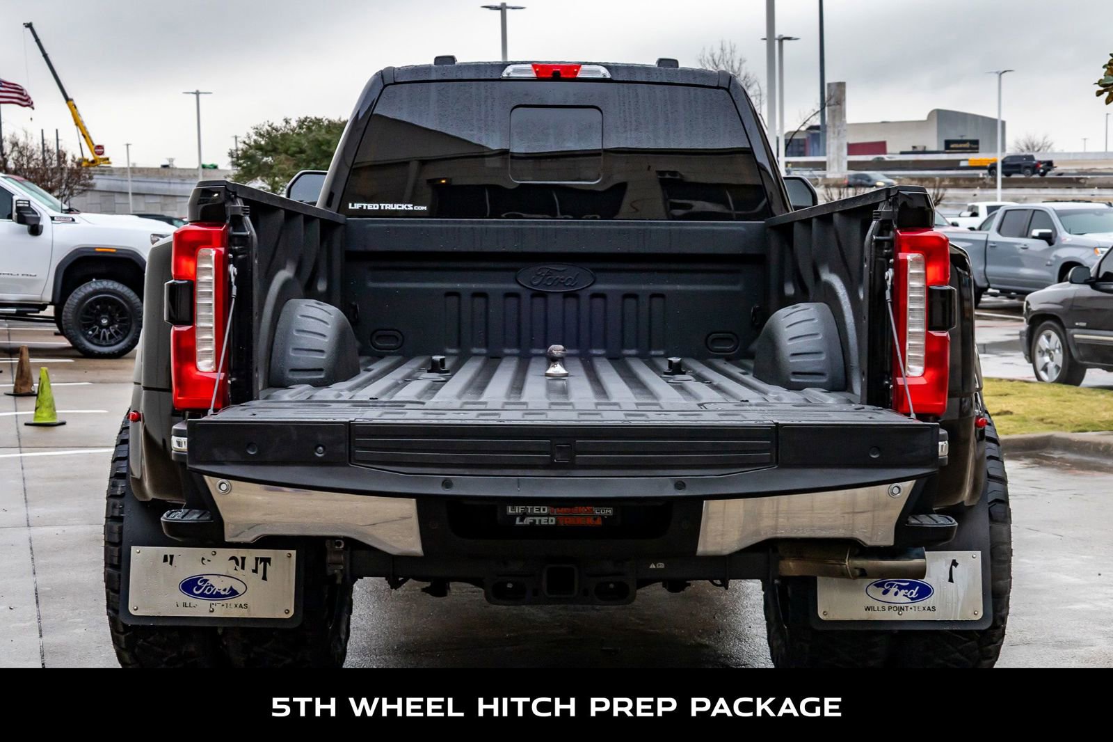 Used 2024 Ford F350 King Ranch w/ Chrome Package image 9