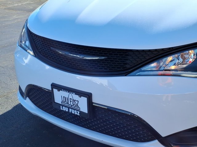 Used 2018 Chrysler Pacifica Touring Plus w/ S Appearance Package FWD image 34