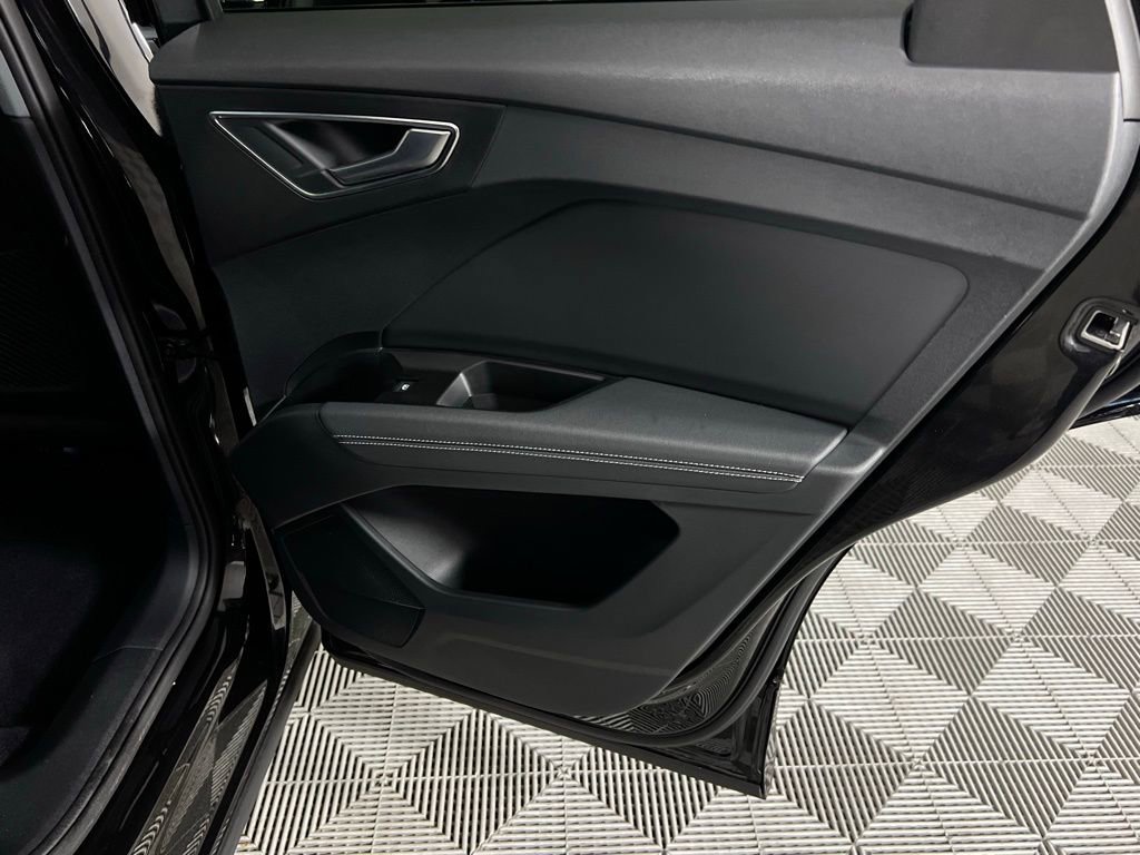 Used 2024 Audi Q4 e-tron Premium Plus w/ Premium Plus image 31