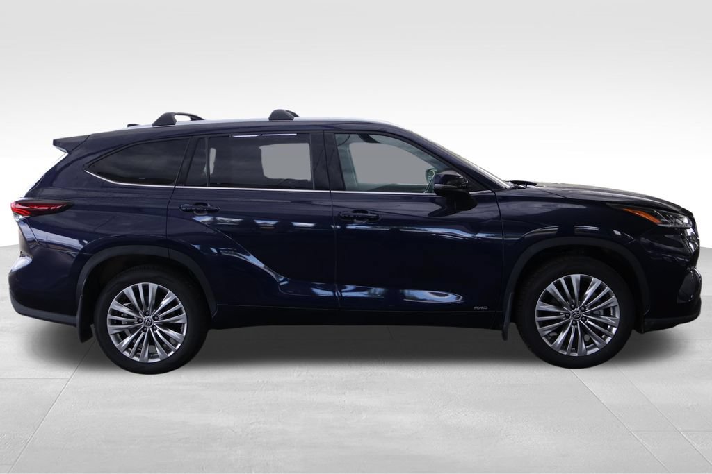 Used 2024 Toyota Highlander Platinum AWD/4WD image 18