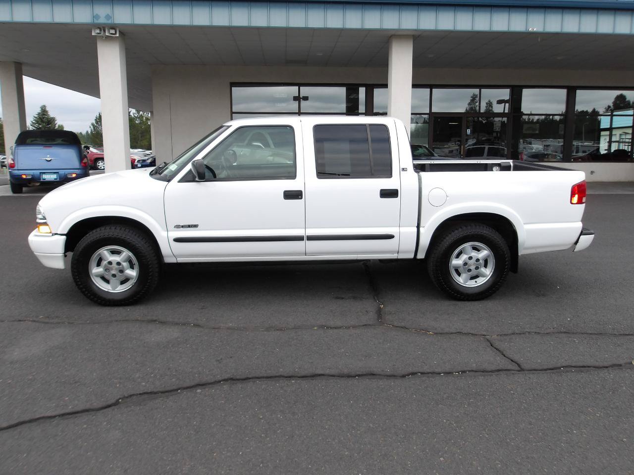 Used 2003 Chevrolet S10 Pickup LS AWD/4WD image 2