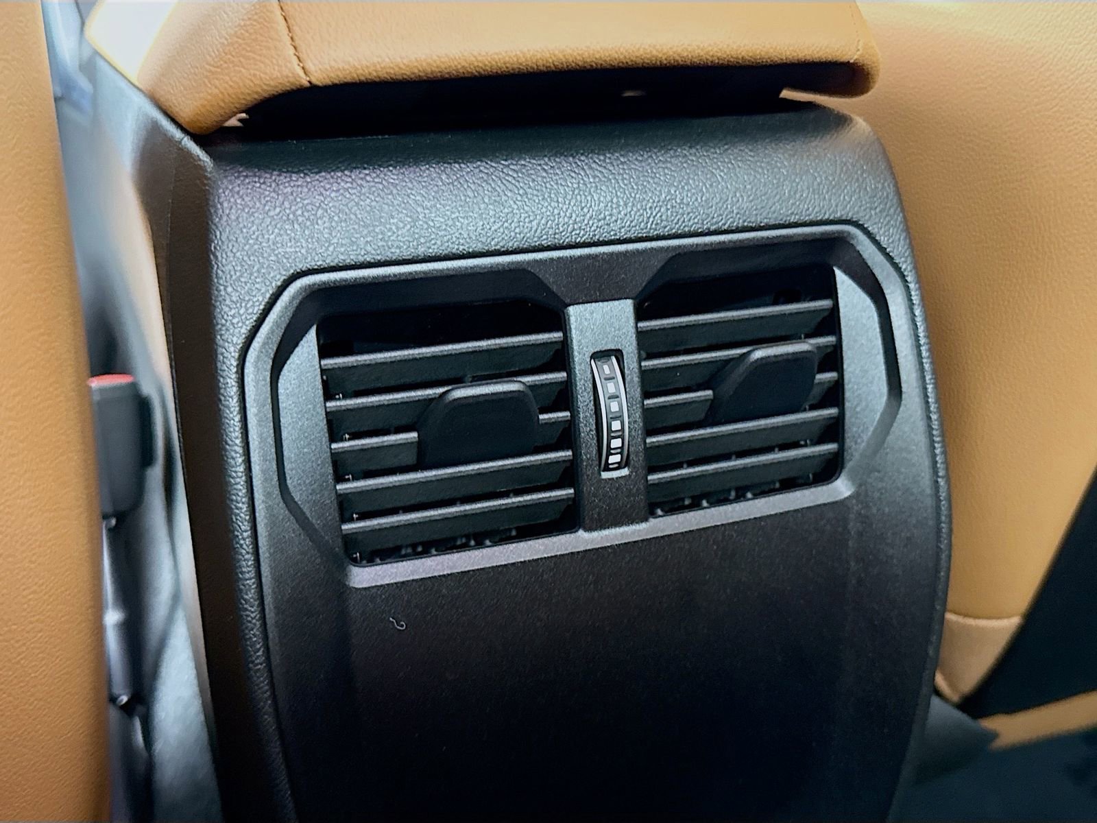 Used 2025 BMW 230i Coupe w/ M Sport Package image 26