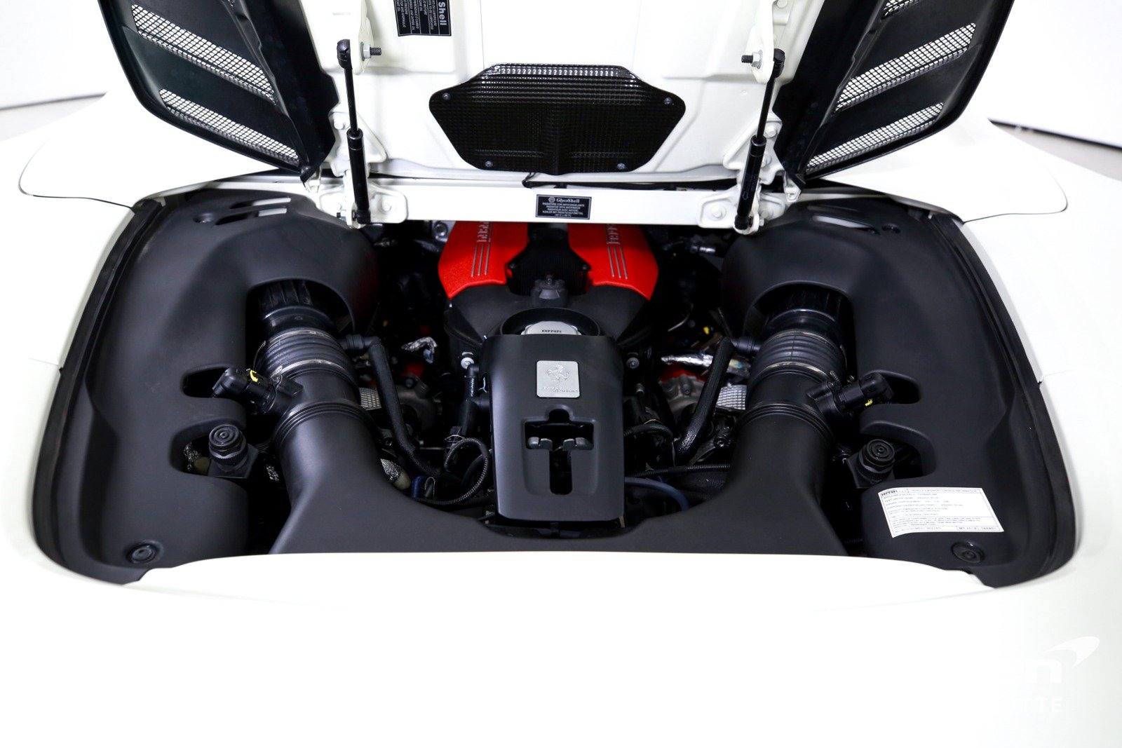 Used 2018 Ferrari 488 Spider RWD image 28
