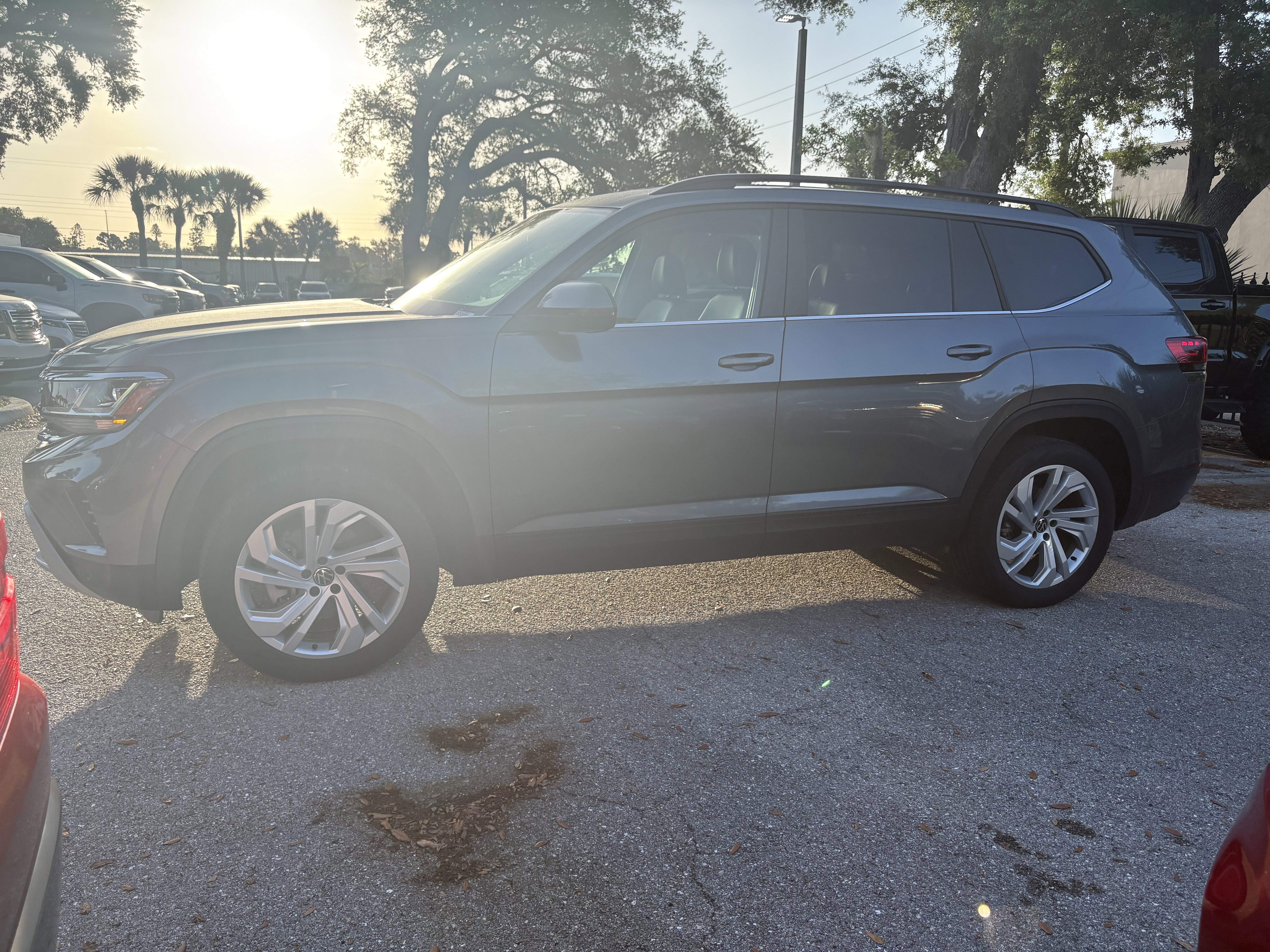 Used 2021 Volkswagen Atlas SE image 4