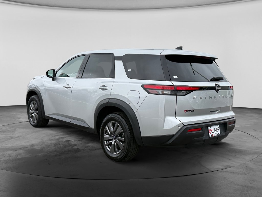 Used 2024 Nissan Pathfinder S FWD image 7