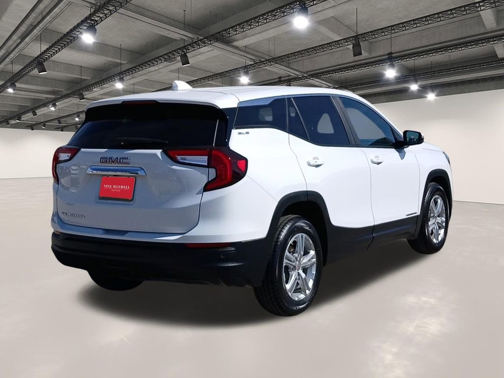 Used 2022 GMC Terrain SLE FWD image 16