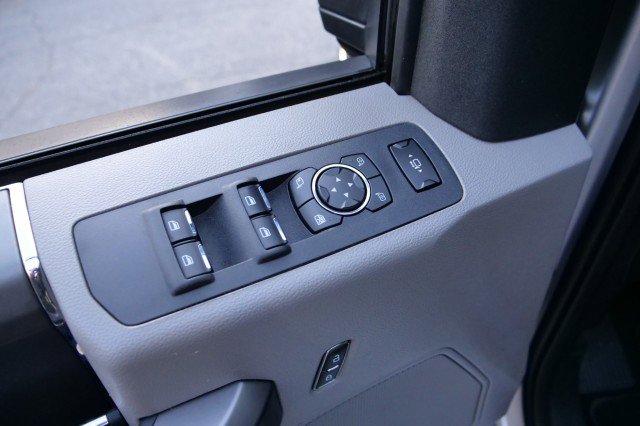 Used 2019 Ford F350 XLT w/ XLT Premium Package image 19