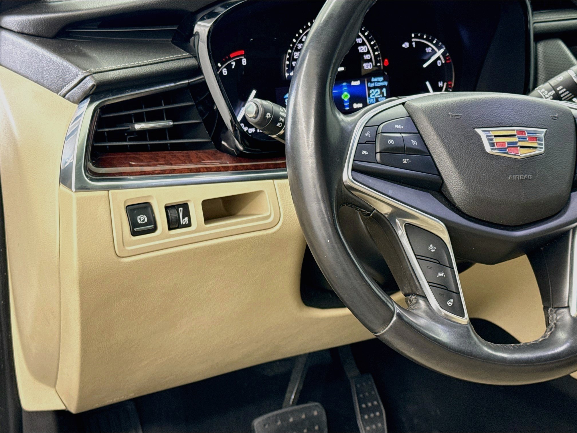 Used 2017 Cadillac XT5 Luxury w/ Driver Awareness Package FWD image 17