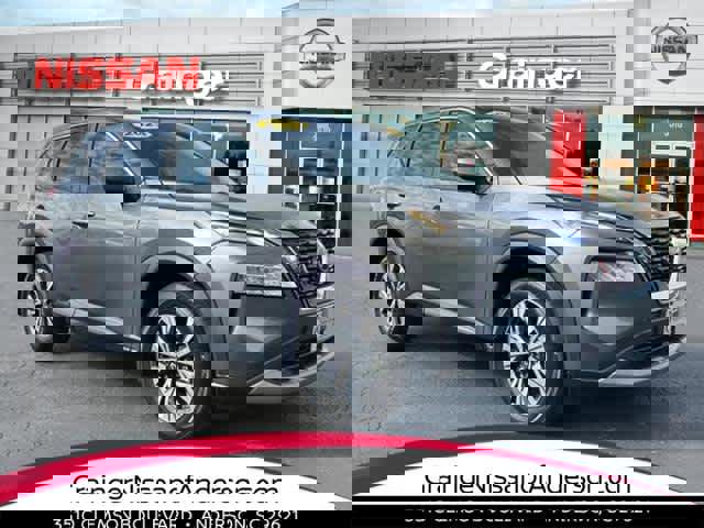 Used 2023 Nissan Rogue SV image 1