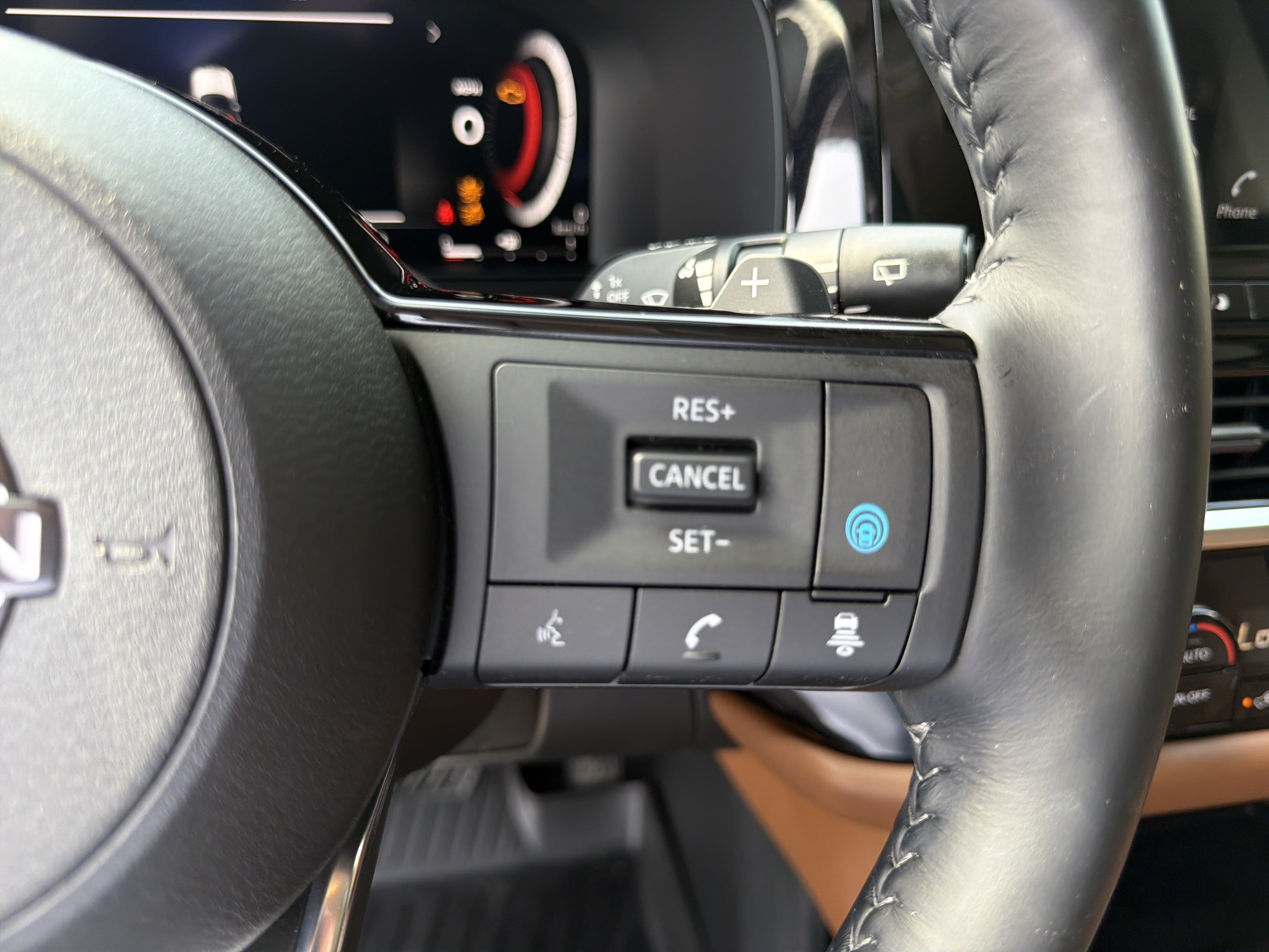 Used 2023 Nissan Pathfinder Platinum w/ Lighting Package (N93) AWD/4WD image 27