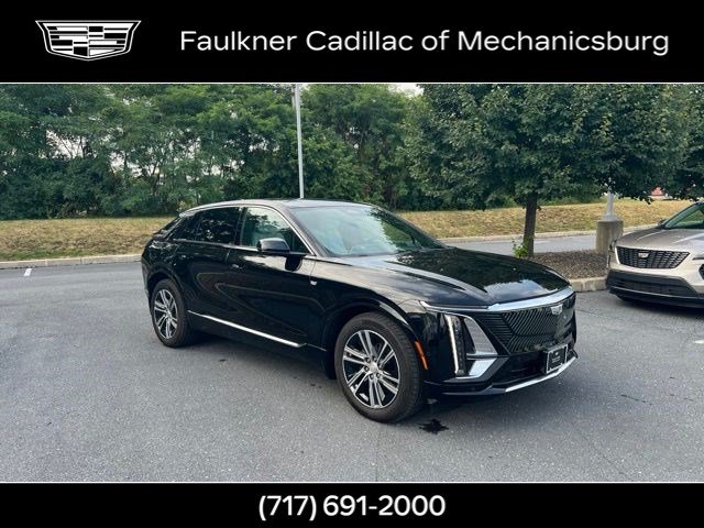 Used 2024 Cadillac Lyriq Luxury w/ LPO, Floor Liner Package AWD/4WD image 1